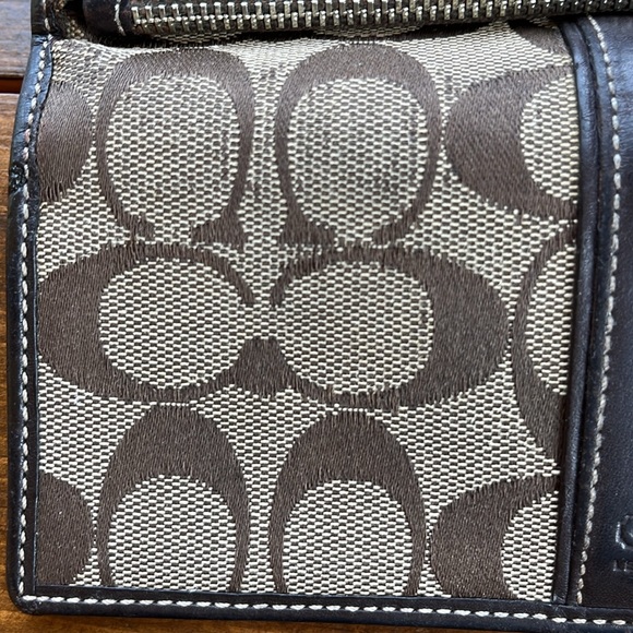 Coach Signature Trifold Wallet - Picture 5 of 16